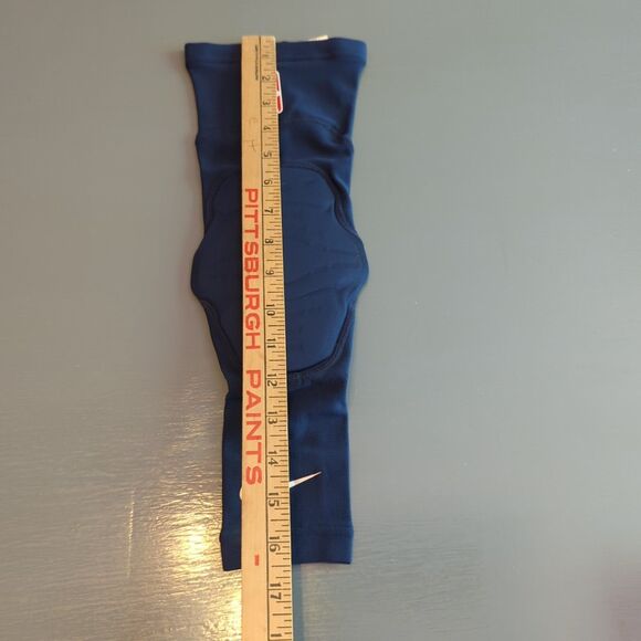 Nike NBA Hyperstrong Padded Elbow Sleeve Blue 2X/3X - Picture 2 of 8